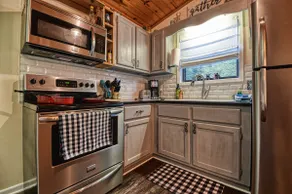 Lightning Bug Lodge - 2BR Cabin, Hot Tub, Fire Pit - Image 5