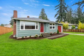 2BD House, Fully fenced yard, 20 min to downtown - Image 3