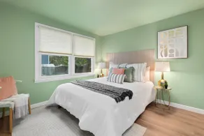 2BD House, Fully fenced yard, 20 min to downtown - Image 5