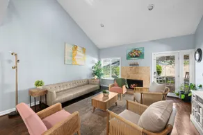 Valencia CA Stunning 3100 +sqft, 5Bed/5Bath home - Image 5