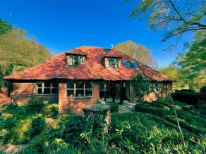 Kent Family Farmhouse · 7 Bedrooms · Hot Tub - Image 2
