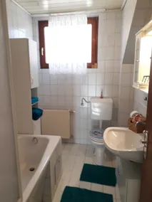 Aluguer-Apartamento-Casa de banho privada - Image 5