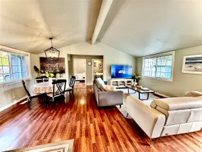 Sungri-La Next to Costco Issaquah villa Deer Park - Image 3
