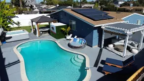 Heated Pool, XXL Spa, Mini-Golf & Chef’s Kitchen! - Image 2