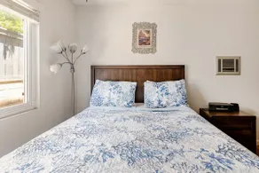 Oceanview seabreezes retro Cardiff 1 bd. No Taxes - Image 5