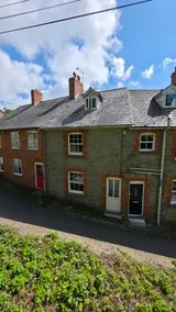 Unique location on the historic Gold Hill, Dorset - Image 2