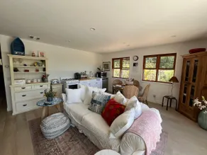 Gorgeous Malibu Apartment- Airbnb fees included! - Image 3
