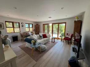 Gorgeous Malibu Apartment- Airbnb fees included! - Image 2