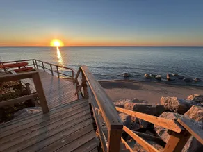 4 bedroom lakefront 5 minutes north of Grand Bend - Image 5