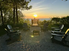 4 bedroom lakefront 5 minutes north of Grand Bend - Image 3