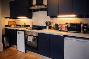 Stylish Central Reading Apartment Free Parking - Image 4