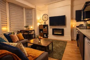 Stylish Central Reading Apartment Free Parking - Image 3