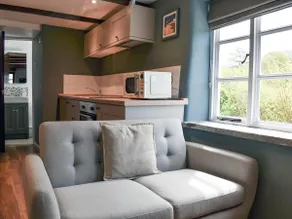 Strawberry Cottage - Image 4