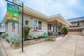 Kiwi's Cottage: Beach, Boardwalk & Pet Friendly! - Image 5
