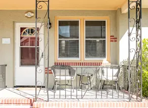 Kiwi's Cottage: Beach, Boardwalk & Pet Friendly! - Image 2