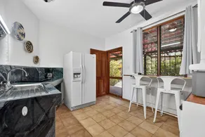 Poolside cottage, sleeps 2, location location - Image 2