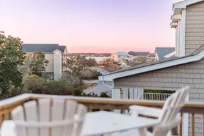 Water view! private beach access! - Image 4