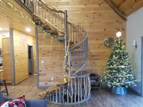 Creekbank Chalet - Image 4