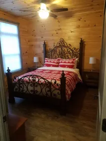 Creekbank Chalet - Image 5