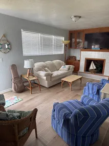 2br/1bth house, walk to beach - Image 4