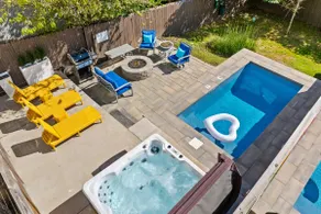 Skyline Stunner | Pool, Hot Tub, Rooftop, 8 beds! - Image 3
