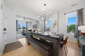 15min to Loop | Free Street Parking | Full Kitchen - Image 2