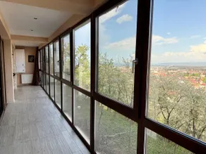 Magnificent Citadel View - Old Town Flat - Image 2