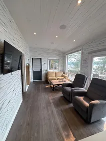 Modern Waterfront/Sauna/Fireplace/Hot tub - Image 3