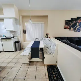 Beautiful 3 bedroom home located in a cul de sac. - Image 5