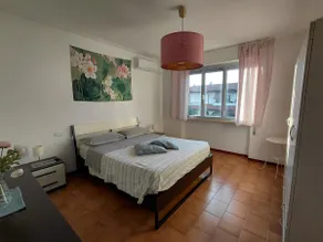 House with garden in Lido di Camaiore - Image 3