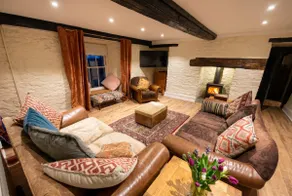 17th-century farmhouse with hot tub - Image 3