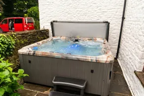 17th-century farmhouse with hot tub - Image 5