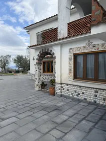 LOREN HOUSE, relaxing location with seaview - Image 3
