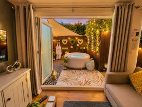 Secluded Garden Lodge with Private Hot Tub - WiFi - Close to Beach - Image 3