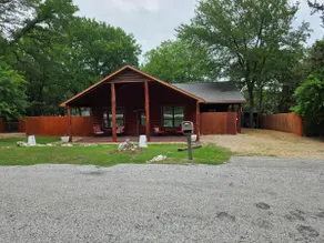 Texoma Cabin | Boat Parking | Massage Chair &Bikes - Image 2