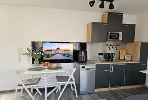 Royal View • Work & Relax • Free Parking - Image 2