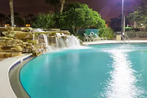 Elevate Your Travel Experience! Pool +Free Parking - Image 2