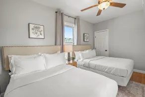 4BR Steps to Train to Downtown | Parking - Image 4