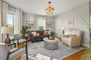4BR Steps to Train to Downtown | Parking - Image 5
