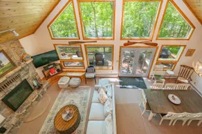 Dockside Dog Friendly Retreat w/ Views & Arcades - Image 3
