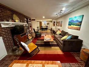 Dahlia House Spacious Apartment - Image 2