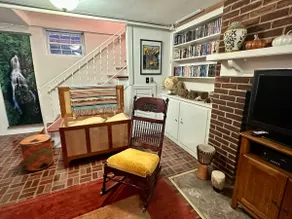 Dahlia House Spacious Apartment - Image 5