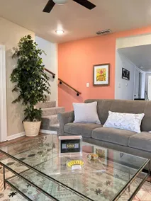 Downtown Dweller: Denison 3BDRM near Main St - Image 2