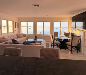 PRIVATE BEACH: BEACHFRONTS & BALCONIES @ NIANTIC W/ 6 QUEENS - Image 4