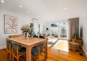 Renovated Brilliance in Bayside Albert Park - Image 4