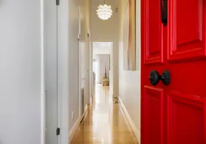 Renovated Brilliance in Bayside Albert Park - Image 3