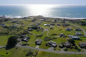 Hansen's Bodega Bay Getaway-Walk to Beach! - Image 5