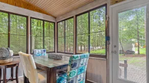 Lake Gaston cozy water front cottage, boat slip - Image 5