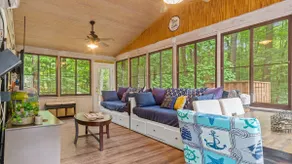 Lake Gaston cozy water front cottage, boat slip - Image 4