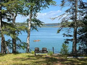Raccoon Cove Waterfront Hideaway - Image 2